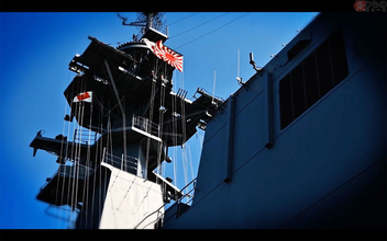 護衛艦「いずも」に初めて戦闘機が発着艦 その時ひるがえった「旗」は何を意味する？