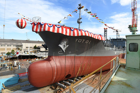 海上自衛隊向け4900トン型油槽船「YOT-01」今治で進水 新来島どっく