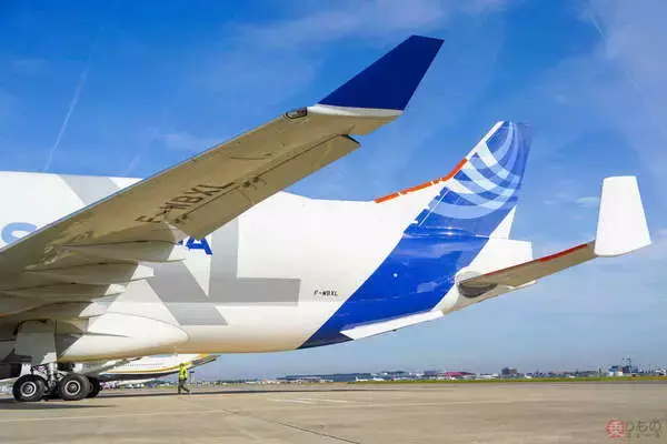 「ついに迫る！ エアバスの異形貨物機「ベルーガ XL」とは？ 巨大「白イルカ機」の細部に肉薄」の画像