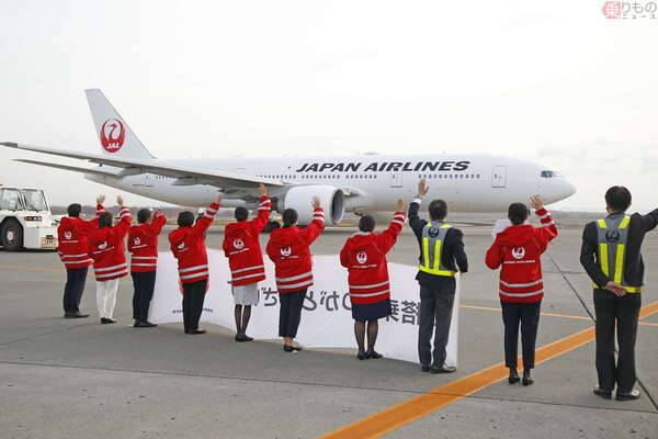 Jalの 羽田 千歳線 が就航70周年 記念フライトに記念菓子 新千歳空港は記念づくし 2021年10月27日 エキサイトニュース