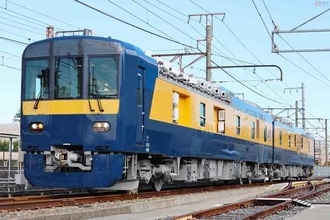 JR西 屋根上がスゴイ新型総合検測車「DEC741」導入 夏に引退した国鉄443系の魂移設も