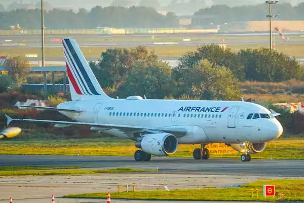 「胴体がやたら短いエアバスA320たち」なぜできた？ 長くする定説を覆したA319＆A318