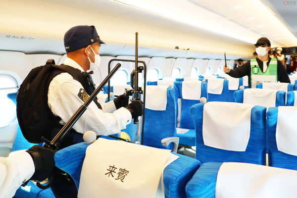 「のぞみ」に刃物男 緊迫の車内…列車はどうなるのか？ 警官突入までの訓練一部始終