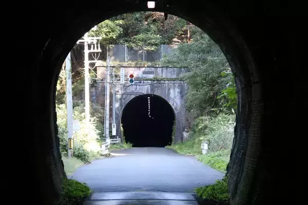 「天皇が思わず列車を止めた絶景とは 天空の廃線跡「北陸本線旧線」は見どころだらけ」の画像