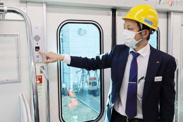 新型通勤電車「315系」車掌は千里眼か!?「青いネクタイですよね」中央本線に投入