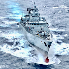 ドイツ軍艦「バイエルン」約20年ぶりの南シナ海 南沙諸島の至近抜けシンガポールへ