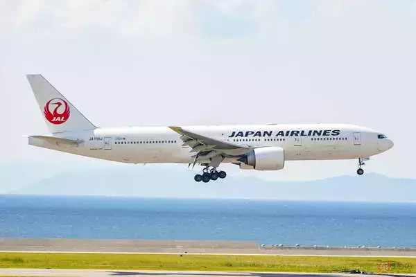 「これで国内線!? JAL&ANA超進化の2021年 コロナの裏で客室が変貌のワケ +1000円で爆睡も」の画像