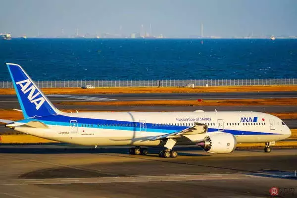 「これで国内線!? JAL&ANA超進化の2021年 コロナの裏で客室が変貌のワケ +1000円で爆睡も」の画像