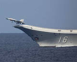 「中国艦隊6隻 沖縄・大東諸島近海で空母による戦闘機の発着艦を実施 防衛省・自衛隊」の画像1