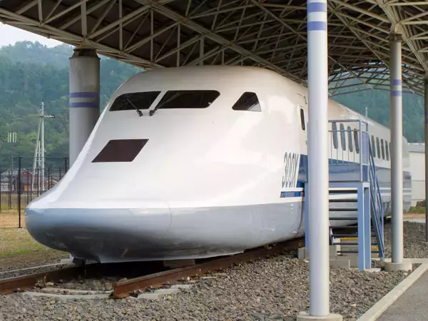東海道新幹線スピードアップ　メリットは時間短縮以外にも