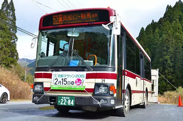 路線バスのLED行先表示器がついにカラー化　なぜこれまで存在しなかった？