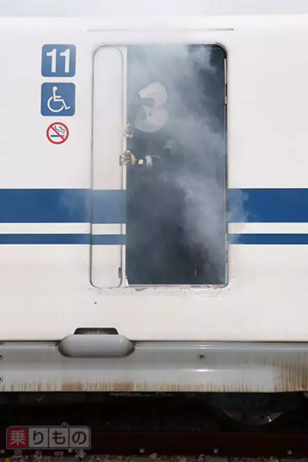 ガソリンなど車内持込禁止へ　東海道新幹線の事件受け　大量のヘアスプレーもNG