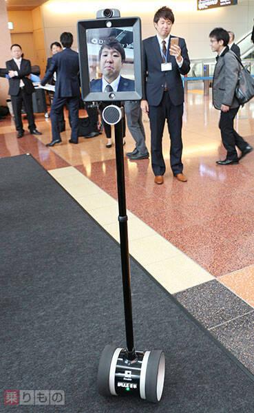 「身近にロボット」の時代に向けて　羽田空港でロボット実証実験開始