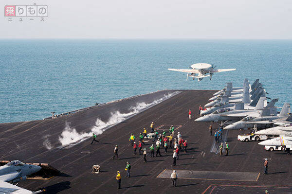 空の「じゃじゃ馬」E-2C早期警戒機　パイロットが語るその特徴