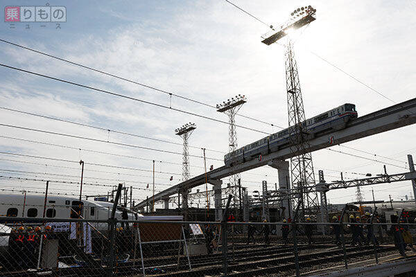 N700系新幹線の「鼻」を開ける方法