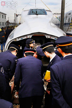 N700系新幹線の「鼻」を開ける方法