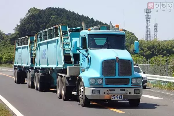 日本最長約30kmの「私道」！　行き交うクルマも規格外、なぜできた？（画像8枚）