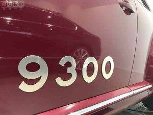 阪急電車仕様の「ビートル」なぜできた？　車内につり革、オリーブ色のシートまで