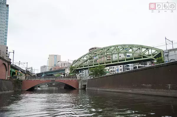 「丸ノ内線を真下から！　神田川下流域、船から眺めた鉄道の風景とは（写真74枚）」の画像
