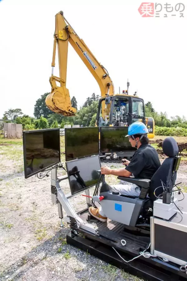 「重機操作ロボ、人型のワケは「インパクト」？　ロボ好き発案　地球の裏から遠隔操作も」の画像