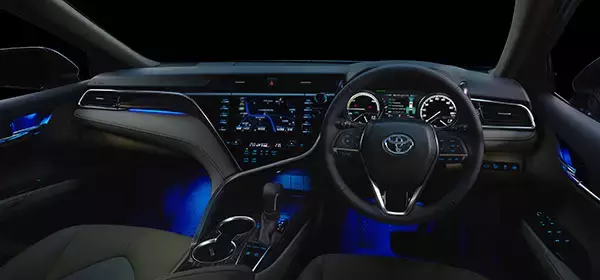 「【試乗】トヨタ「カムリ」10代目の実力　「オールニューTNGA」がもたらす「走り」とは」の画像