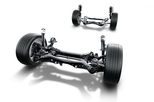 【試乗】トヨタ「カムリ」10代目の実力　「オールニューTNGA」がもたらす「走り」とは