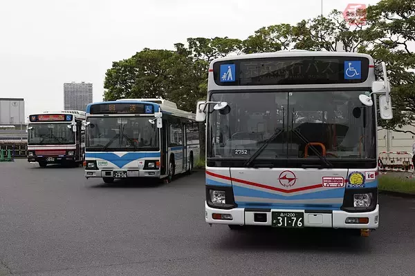 「珍幕いろいろ　都営東急小田急京急京王関東集結「バスまつり2017」開催　運賃箱5.5万（写真57枚）」の画像