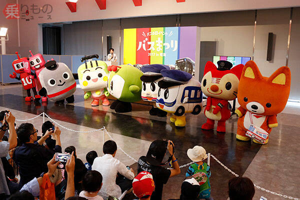 珍幕いろいろ　都営東急小田急京急京王関東集結「バスまつり2017」開催　運賃箱5.5万（写真57枚）