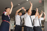 「パイロットが「ピンクリボン肩章」を着ける意義とは　JAL、乳がんに関する啓発活動で」の画像8