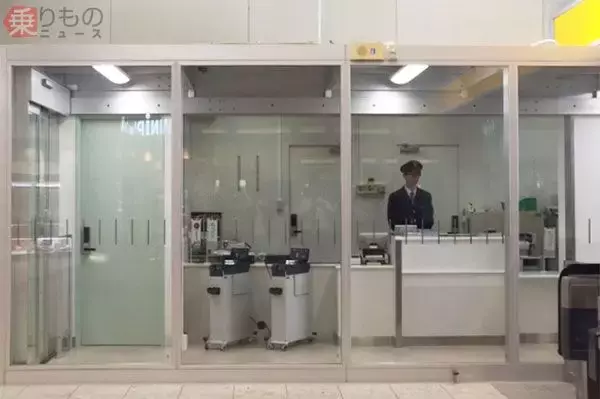 「鉄道駅にバス運賃箱のナゼ　JR東海、豊橋駅の混雑解消なるか？」の画像