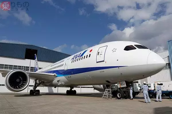 「サバ」と呼ばれたANA B787の2号機、通常塗装に　伊丹から成田へ　「サバ」姿消す