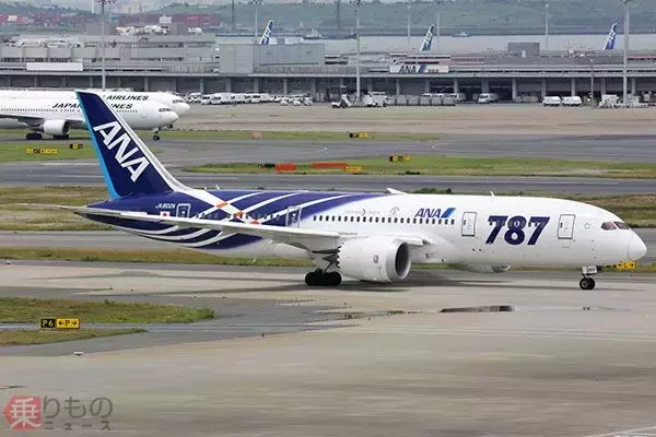「「サバ」と呼ばれたANA B787の2号機、通常塗装に　伊丹から成田へ　「サバ」姿消す」の画像