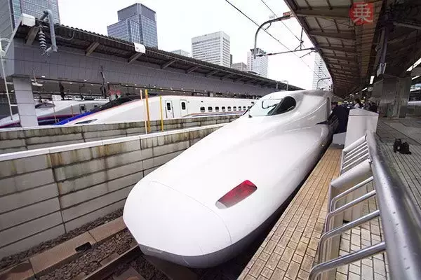 長～い編成の列車、新幹線や在来線の1位は？　私鉄は意外な「伏兵」も