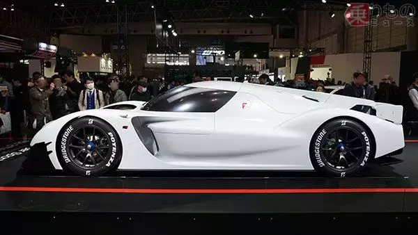「クルマのカスタム、どこまで突き抜ける？　「東京オートサロン」のすごいクルマ9選」の画像
