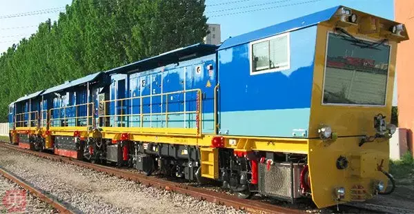 新型「レール削正車」使用開始　押し付け力とスピードが向上　JR東海