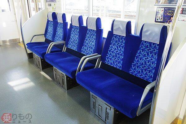 実は進化している通勤電車の座席　バネからウレタンへ、人間工学に基づく設計も