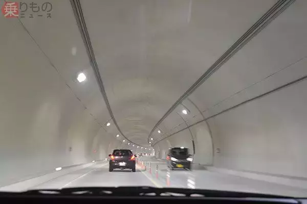 最近のトンネルはなぜ「白っぽい」のか　進化する照明、トンネルならではの工夫も