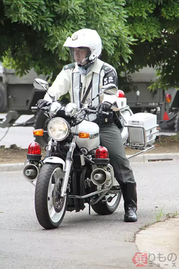 「陸自の白バイは「白バイ」にあらず？　隊の警察組織「警務隊」とその専用バイクとは」の画像