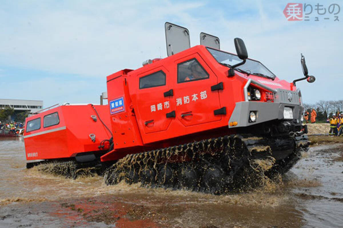 西日本豪雨で出動 レッドサラマンダー も 日本を守った軍用装甲車ルーツの消防車 18年7月14日 エキサイトニュース