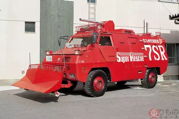 「西日本豪雨で出動「レッドサラマンダー」も！　日本を守った軍用装甲車ルーツの消防車」の画像