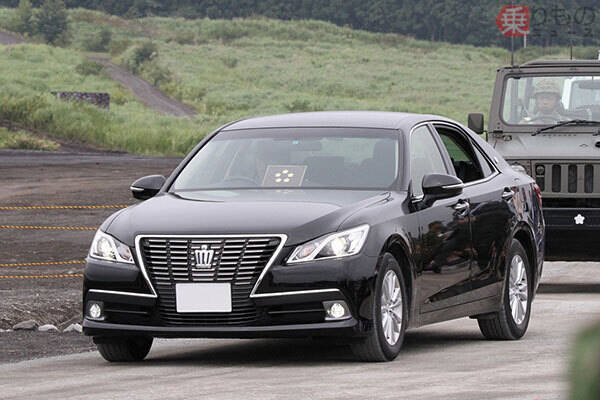 「JPN TAXI」自衛隊への思わぬ影響　商用「クラウン」消滅で黒塗り将官車どうなった？