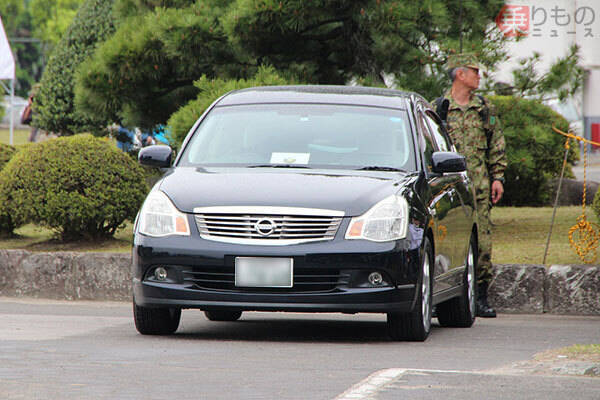 「JPN TAXI」自衛隊への思わぬ影響　商用「クラウン」消滅で黒塗り将官車どうなった？
