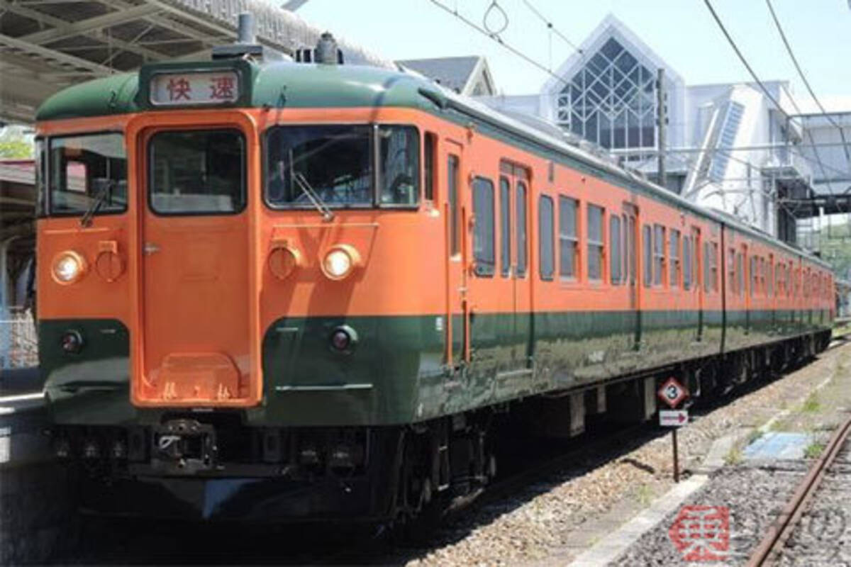 湘南色 初代長野色 長野色を連結 115系9両編成 しなの鉄道が特別運転 18年9月19日 エキサイトニュース