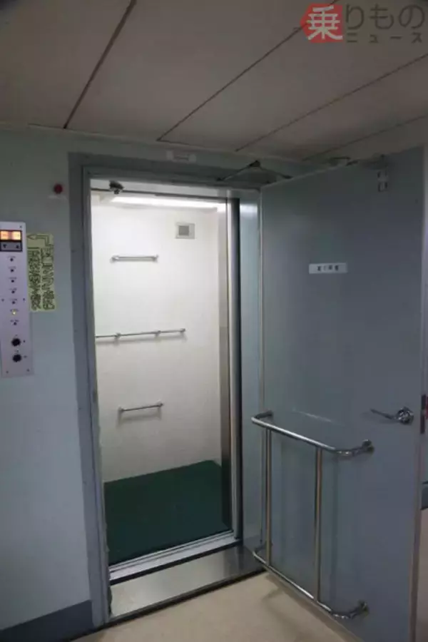 「南極観測船「しらせ」がなぜ被災者支援？　北海道地震、実は「偶然居合わせたから」」の画像