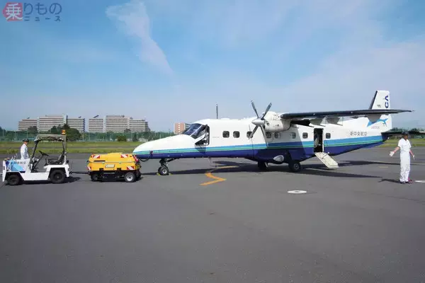 搭乗前に体重を聞かれる!?　日本唯一、19人乗り小型機による伊豆諸島空路　ならではのフライト体験
