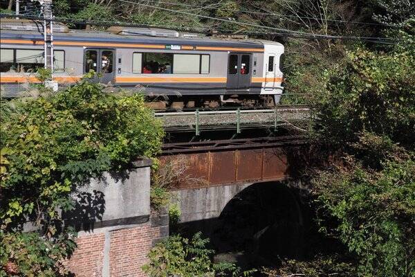 御殿場線に残る 東海道本線 の歴史 単線の脇で複線時代の痕跡を探す 18年11月18日 エキサイトニュース