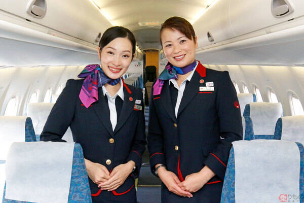 さよならJAC「DHC8-Q400」！　退役ツアーに参加　空港ローパス興奮のラストフライト！