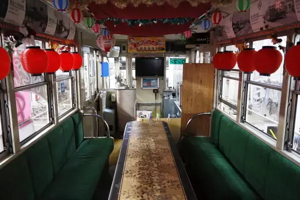 「「石畳を駆け上がる路面電車」は絵になる 豊橋鉄道の風景」の画像