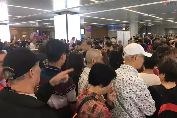 「世界最長海上橋、混雑で入場制限も 香港と珠海・マカオつなぐ港珠澳大橋の現状とは」の画像