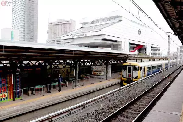 「JR両国駅「幻のホーム」はなぜ生まれた？ ターミナルの痕跡、いまはイベント会場に」の画像